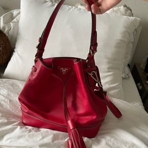 Authentic leather PRADA bucketbag
